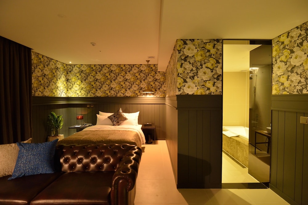 JB Design Hotel 27/77