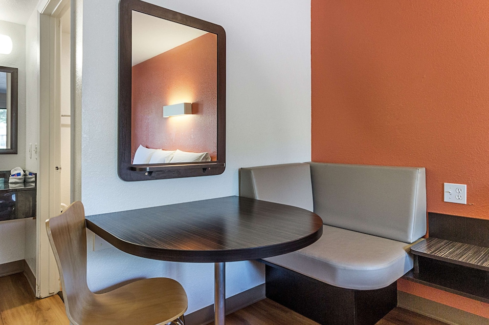 Motel6 Fresno, CA 33/51