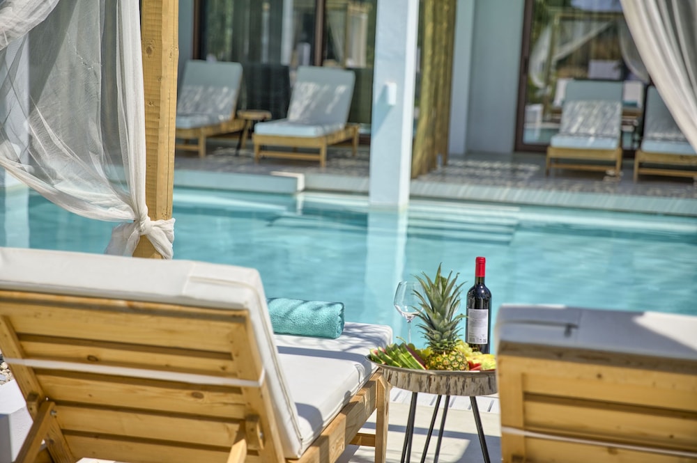 Alia Luxury Suites and Spa 144/169