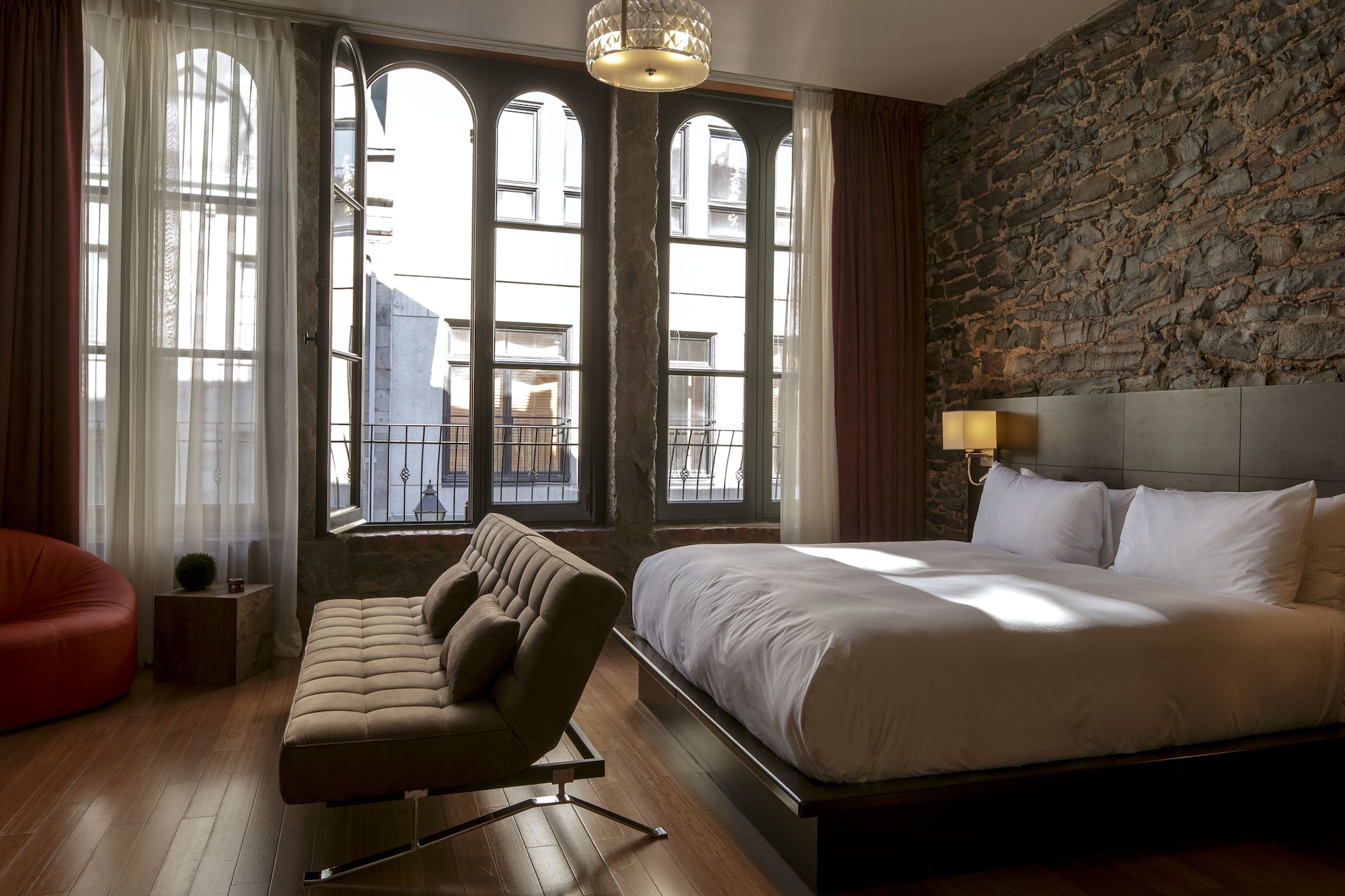 ROOM, XL