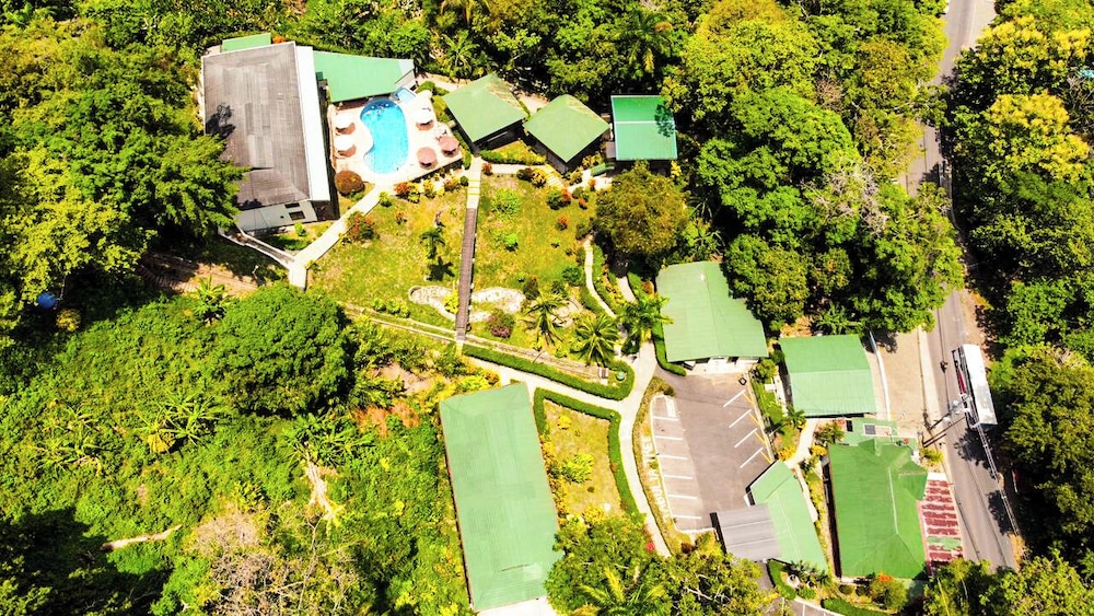 Tabulia Tree Hotel and Villas 72/77