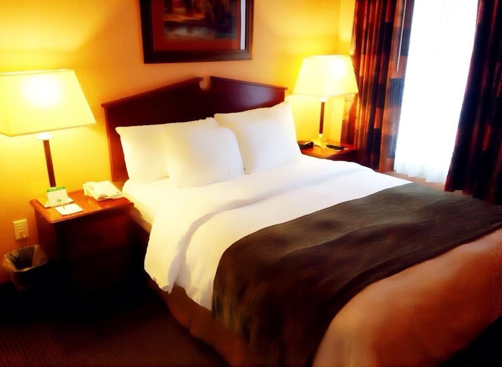 Grandstay Residential Suites Hotel - Sheboygan 10/69