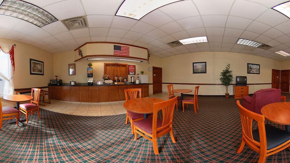 Econo Lodge Cullman South 8/25