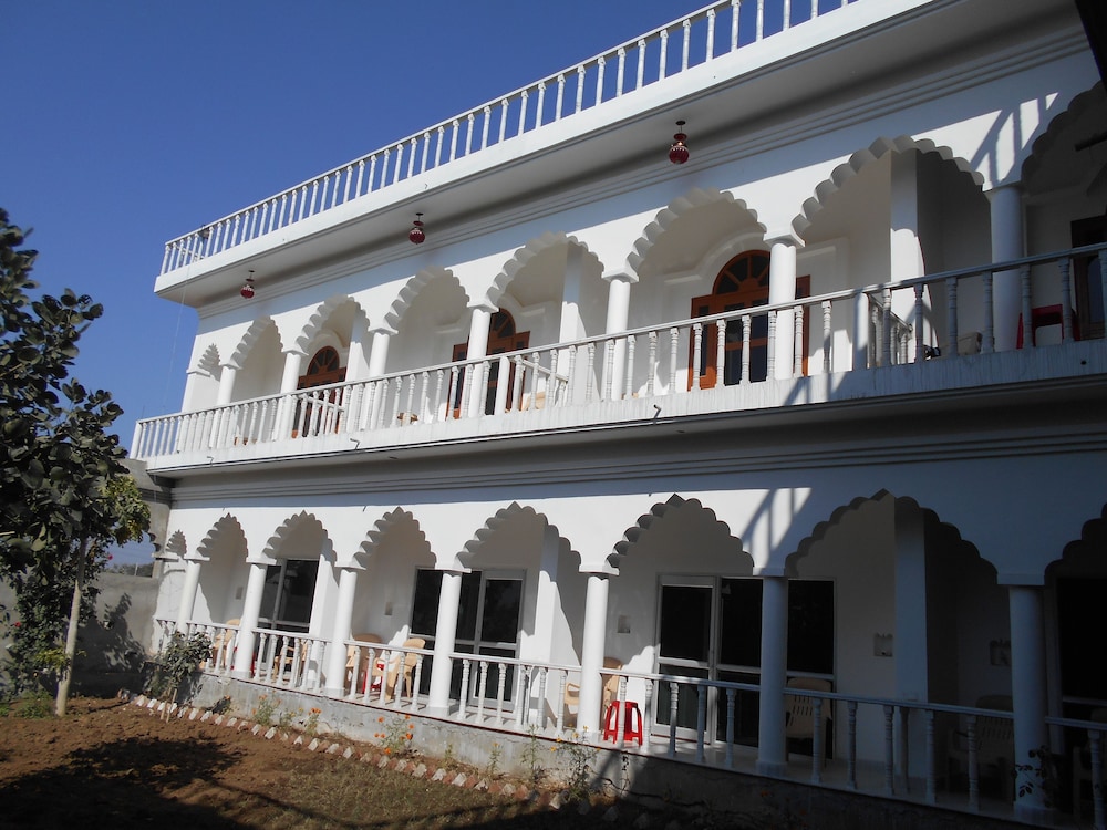 Hotel Isabel Palace 3/37
