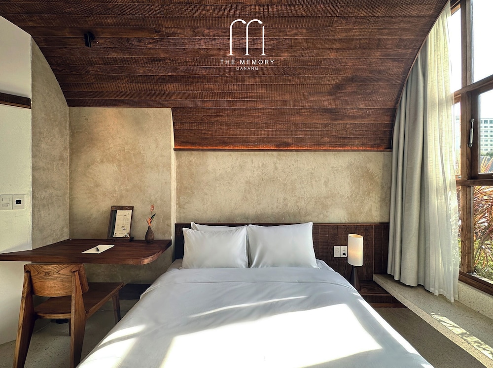SIGNATURE, DOUBLE BED, CITY VIEW
