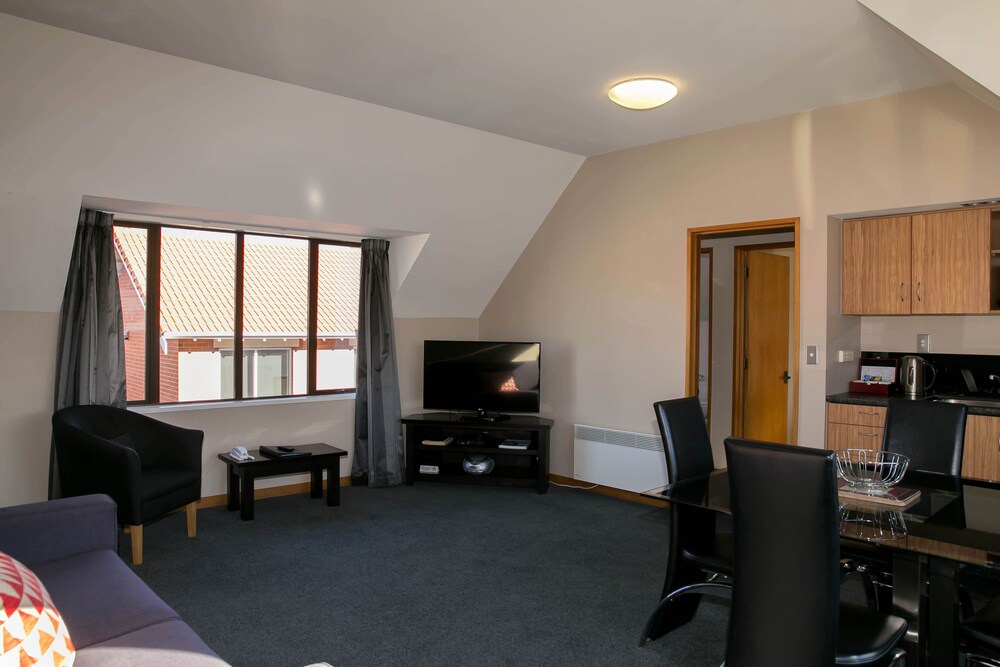 Allan Court Motel 34/66