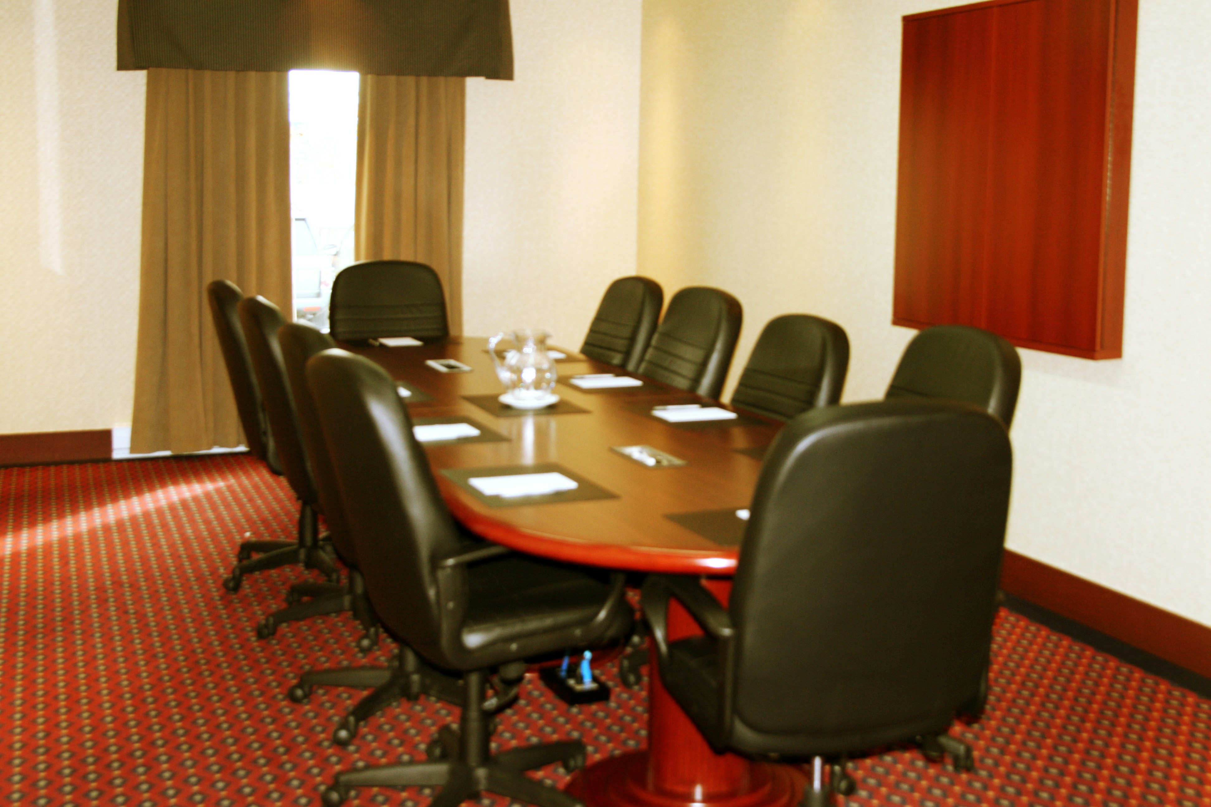Hampton Inn and Suites by Hilton Laval 67/71