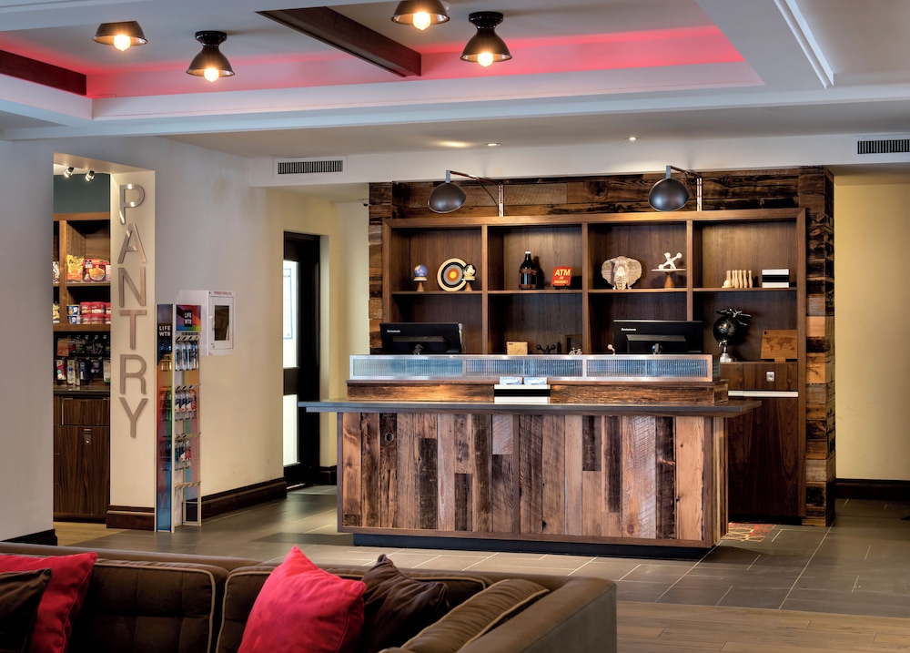 The Crossroads Hotel - Newburgh 1/36