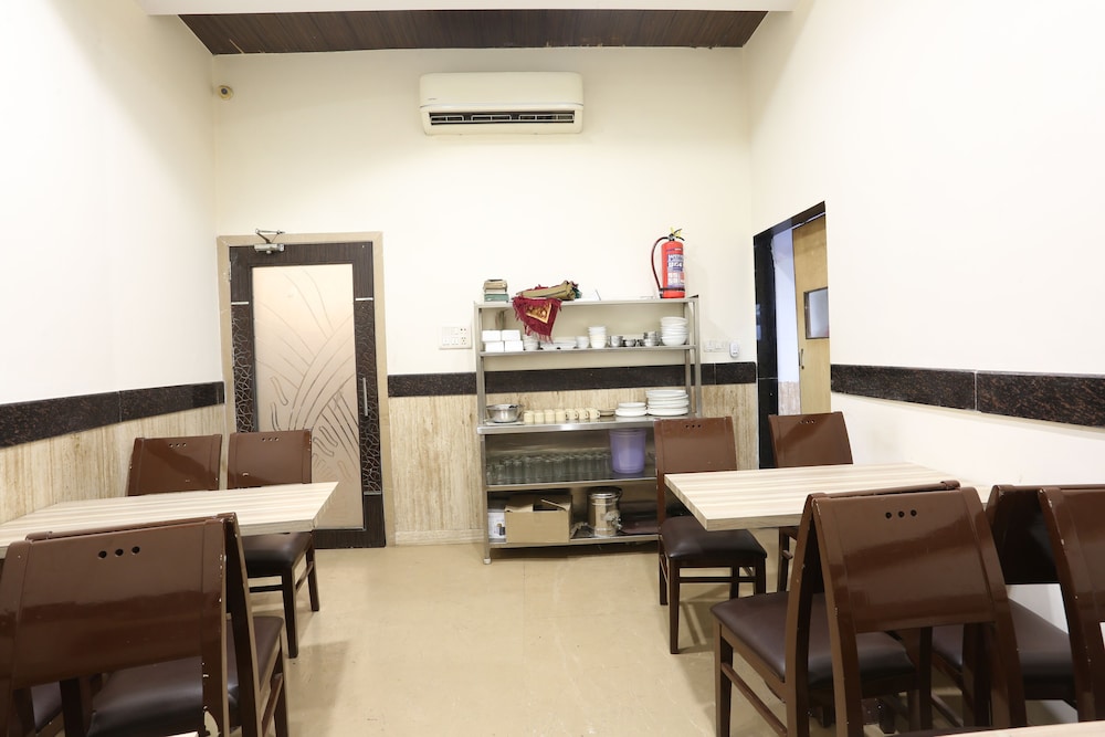 Kamran Residency 39/50