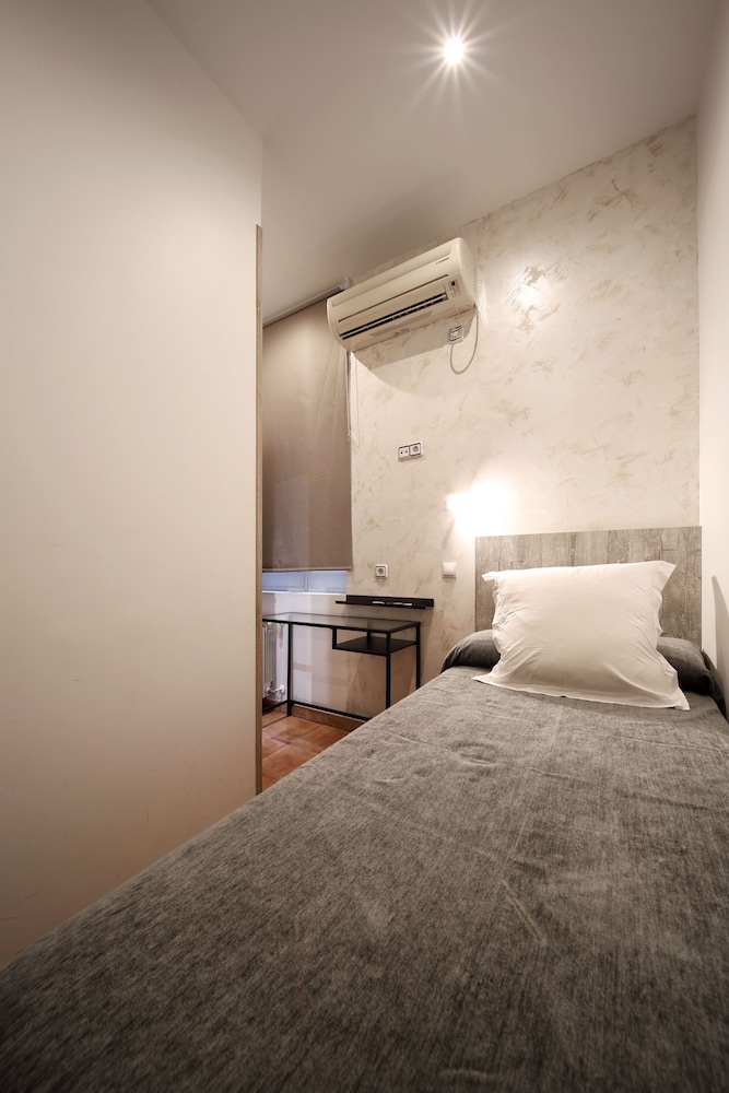 Hostal Las Fuentes 24/66