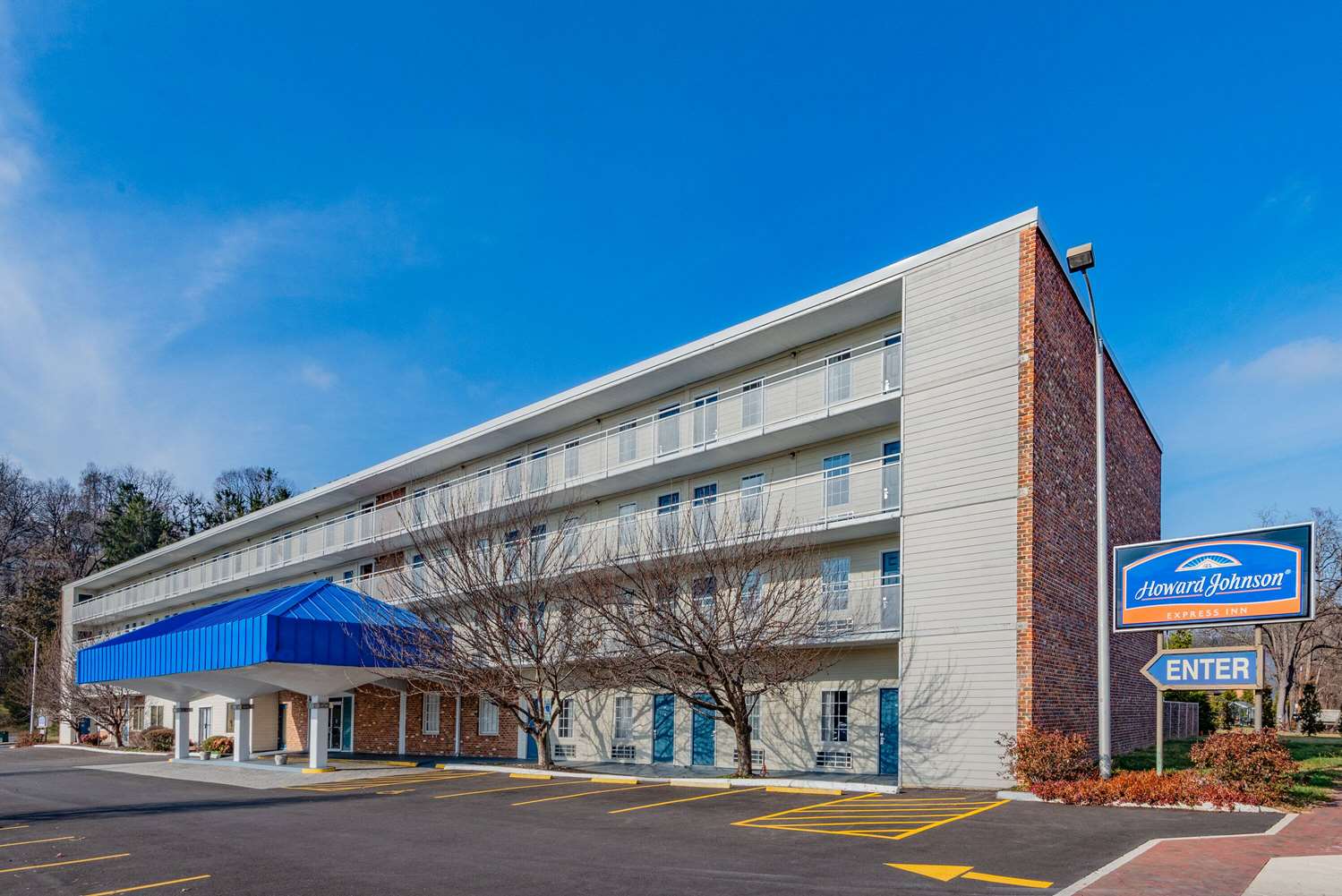 Howard Johnson by Wyndham Staunton 29/34