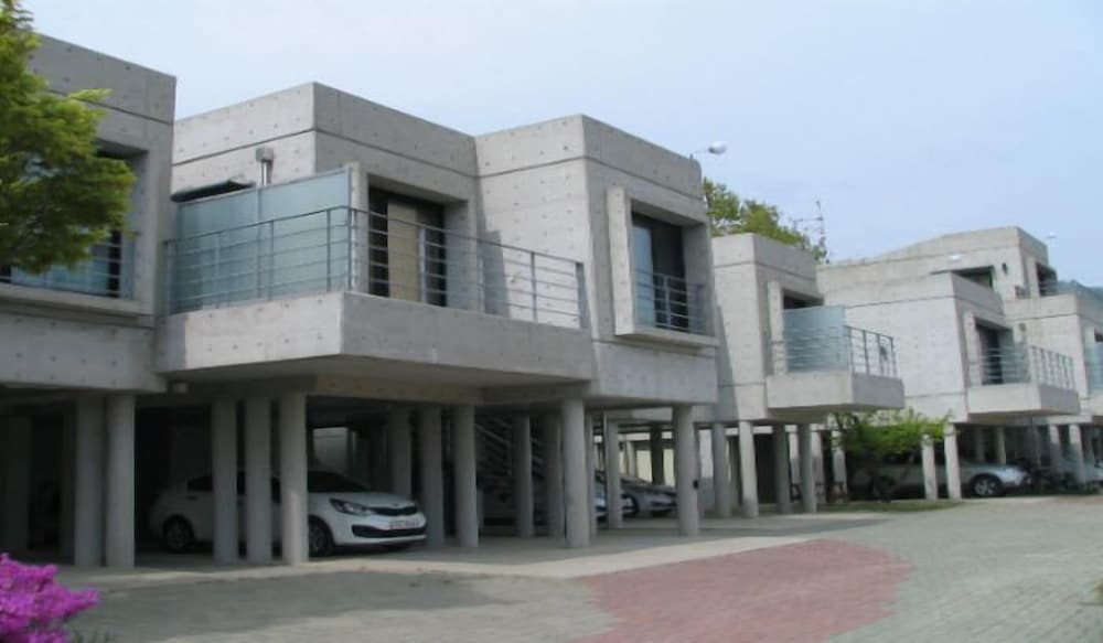 Hyoui Youm Pension 23/50