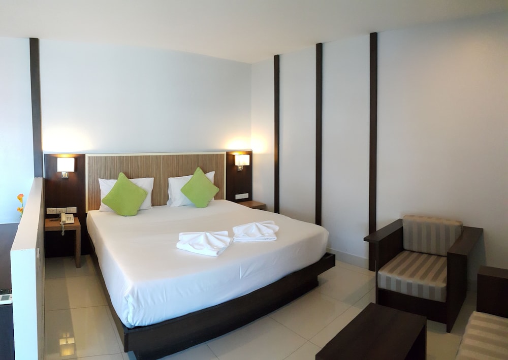 April Suites 24/64