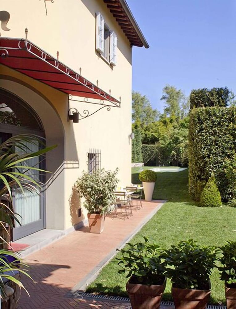 Duchess Boutique Hotel B&B 38/46