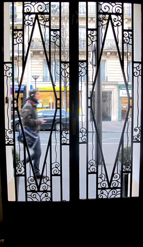 HOTEL COSY MONCEAU 33/51
