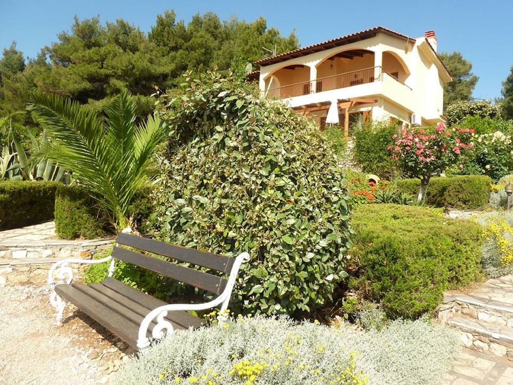 Milia Bay Hotel and Apartments 31/32