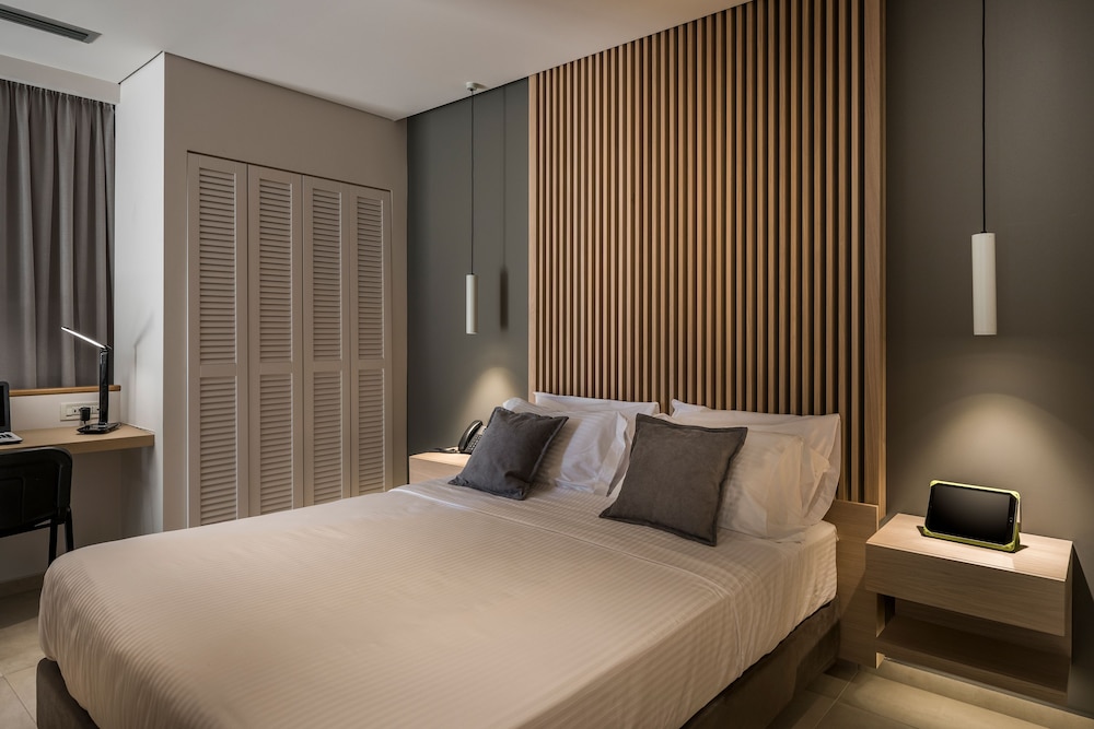 Trianon Luxury Apartments and Suites 21/74