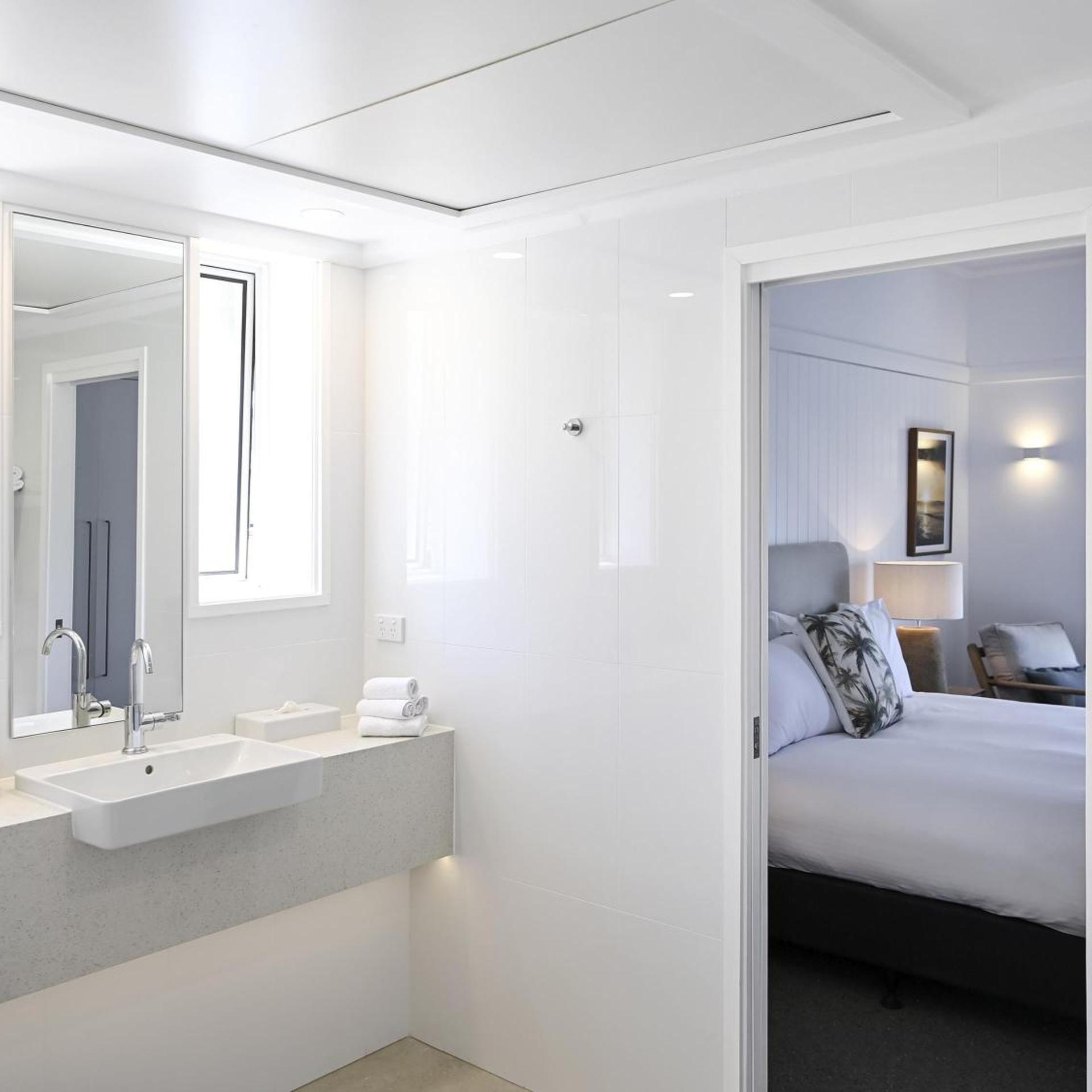Overwater, Deluxe, Bungalow، Novotel Sunshine Coast Resort 6/7