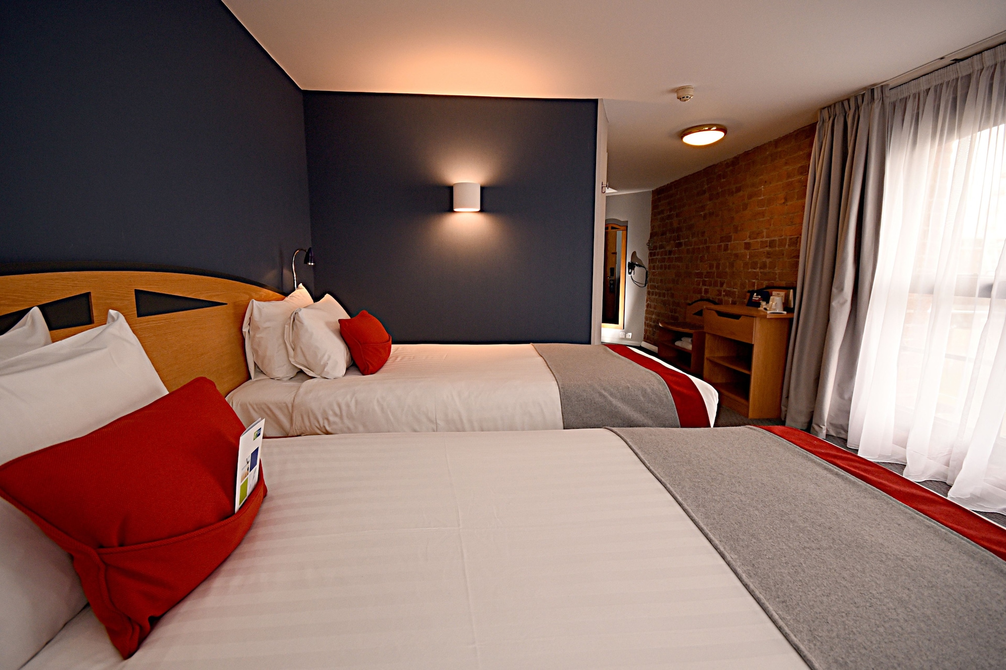ALBERT, STANDARD, TWIN BEDS, DOCK VIEW