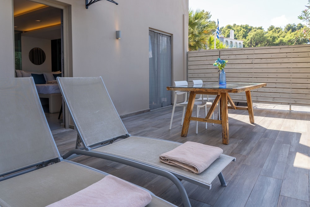 Core Luxury Suites 37/55