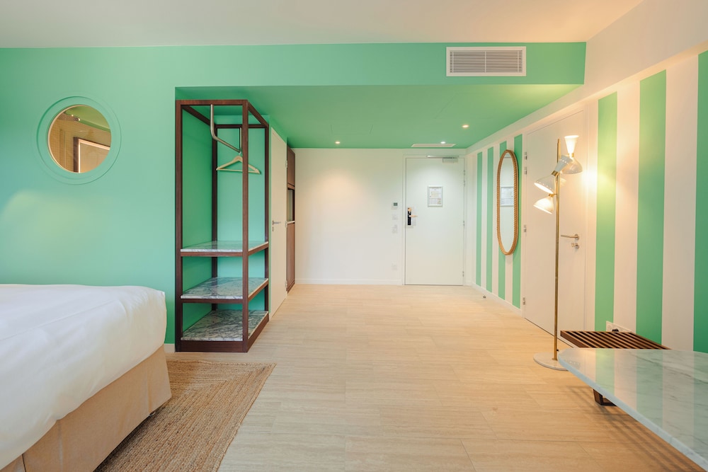 Rose, Mixed Dorm, Suite, Queen Bed, Sofa، Hotel Casarose 2/3