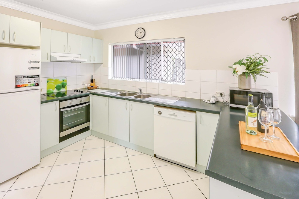 KOALA COURT HOLIDAY APARTMENTS 6/68