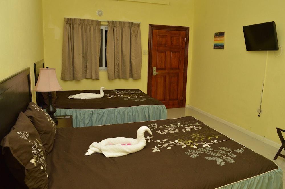 Donway, A Jamaican Style Village 33/44