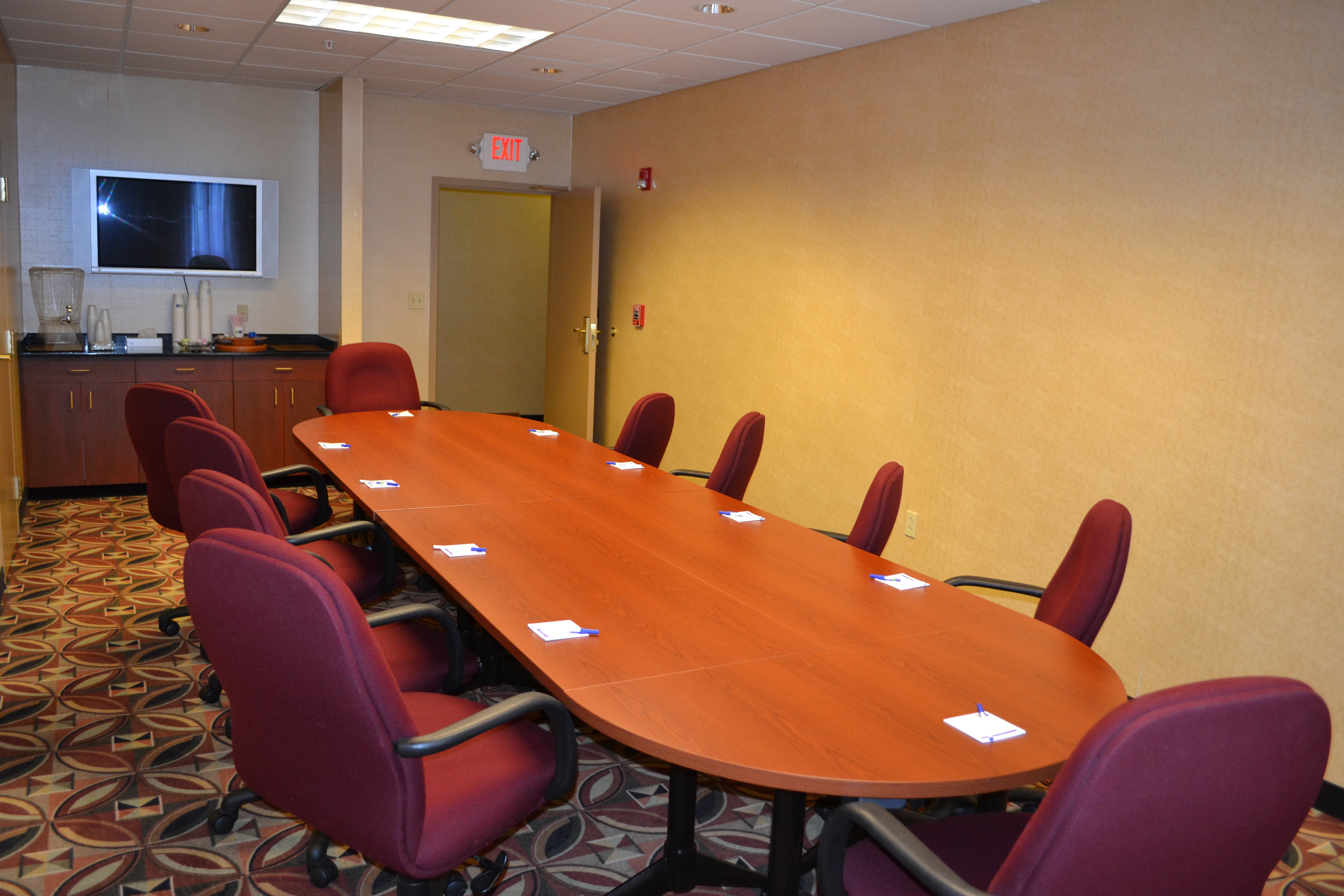 Holiday Inn Express Hotel Suites Kent State University 62/69