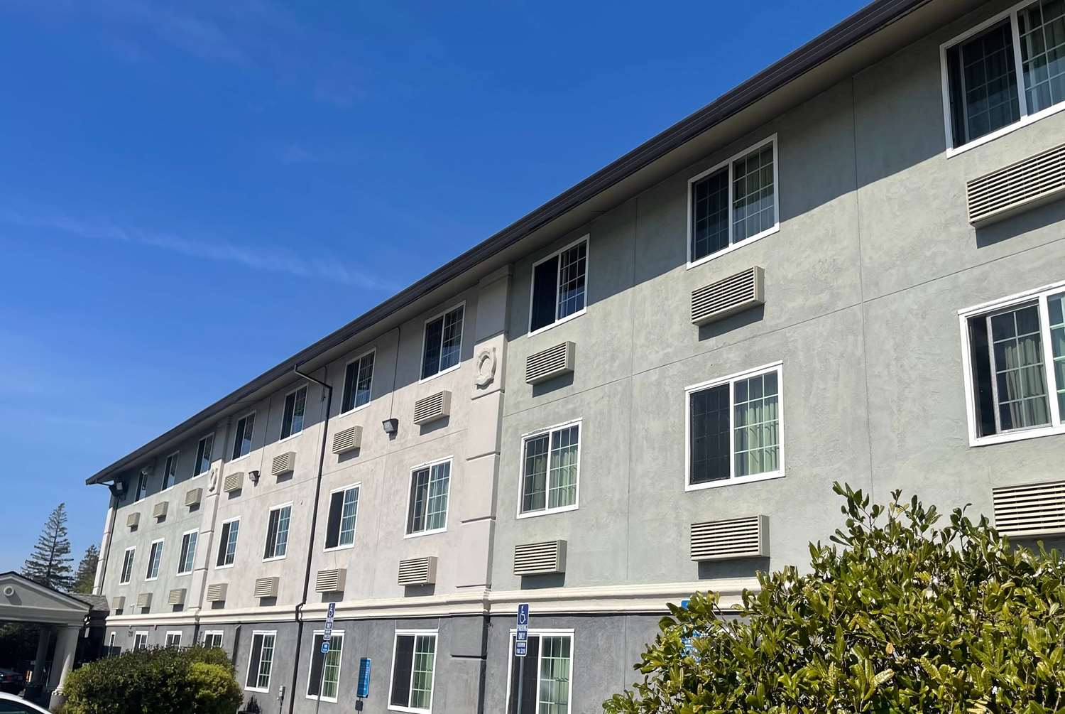 Super 8 By Wyndham Sacramento Florin Rd 8/20