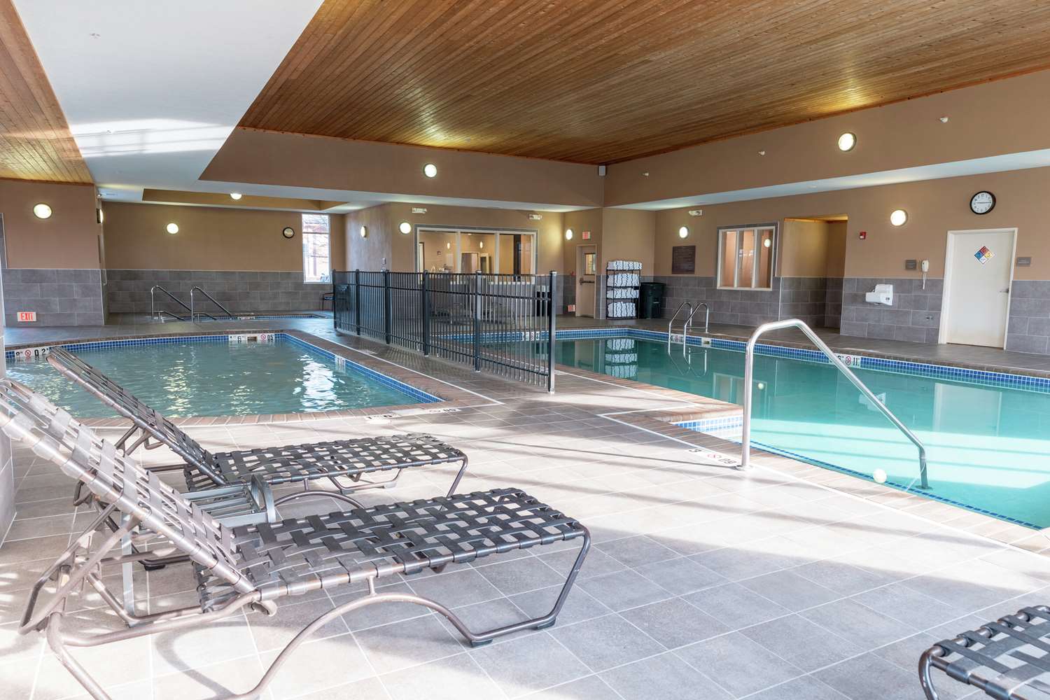 swimming pool spa