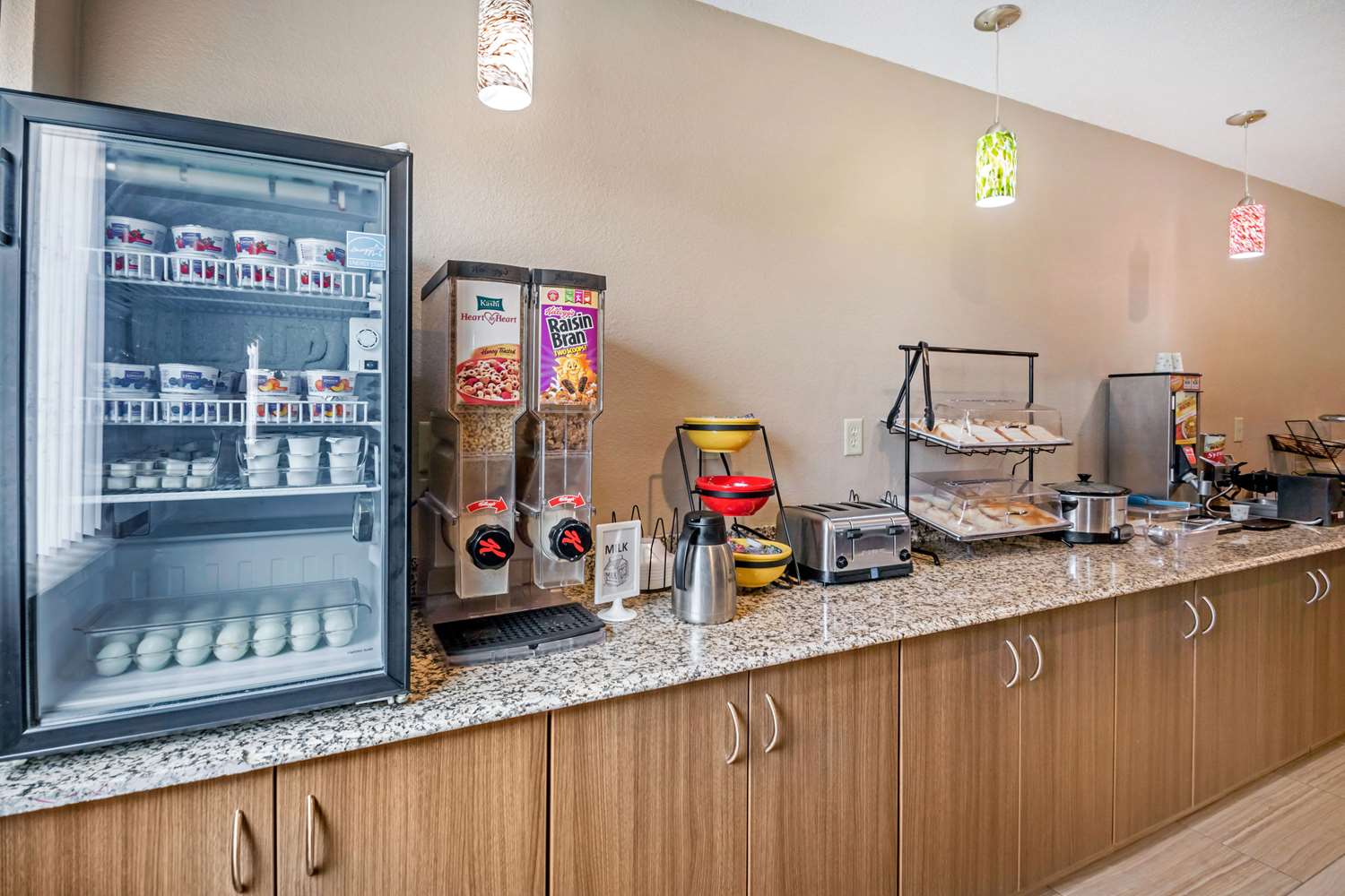 Econo Lodge La Crosse North 19/27