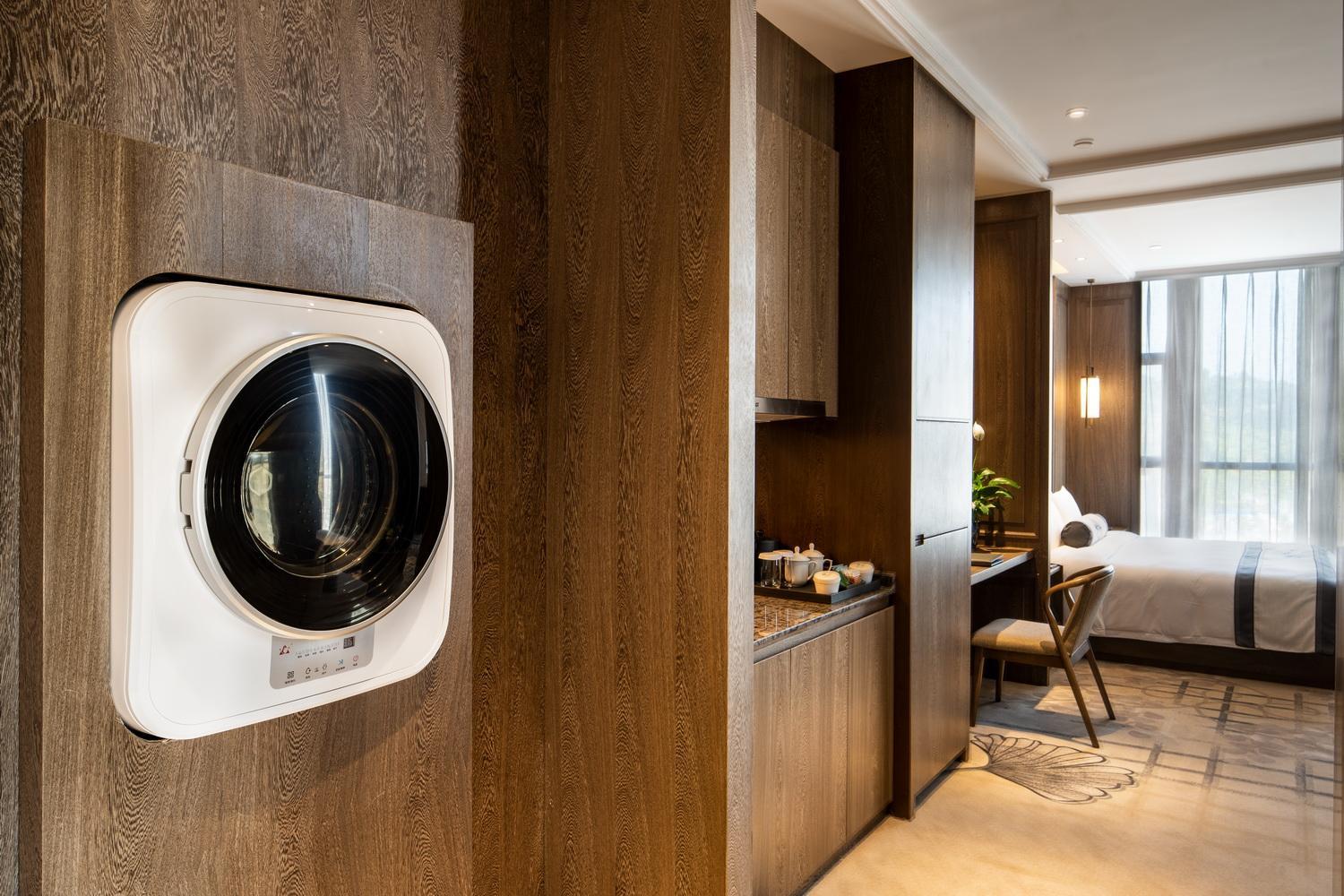 Jinling Hotel 43/65
