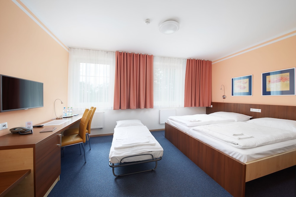 Hotel Nikolas 8/50
