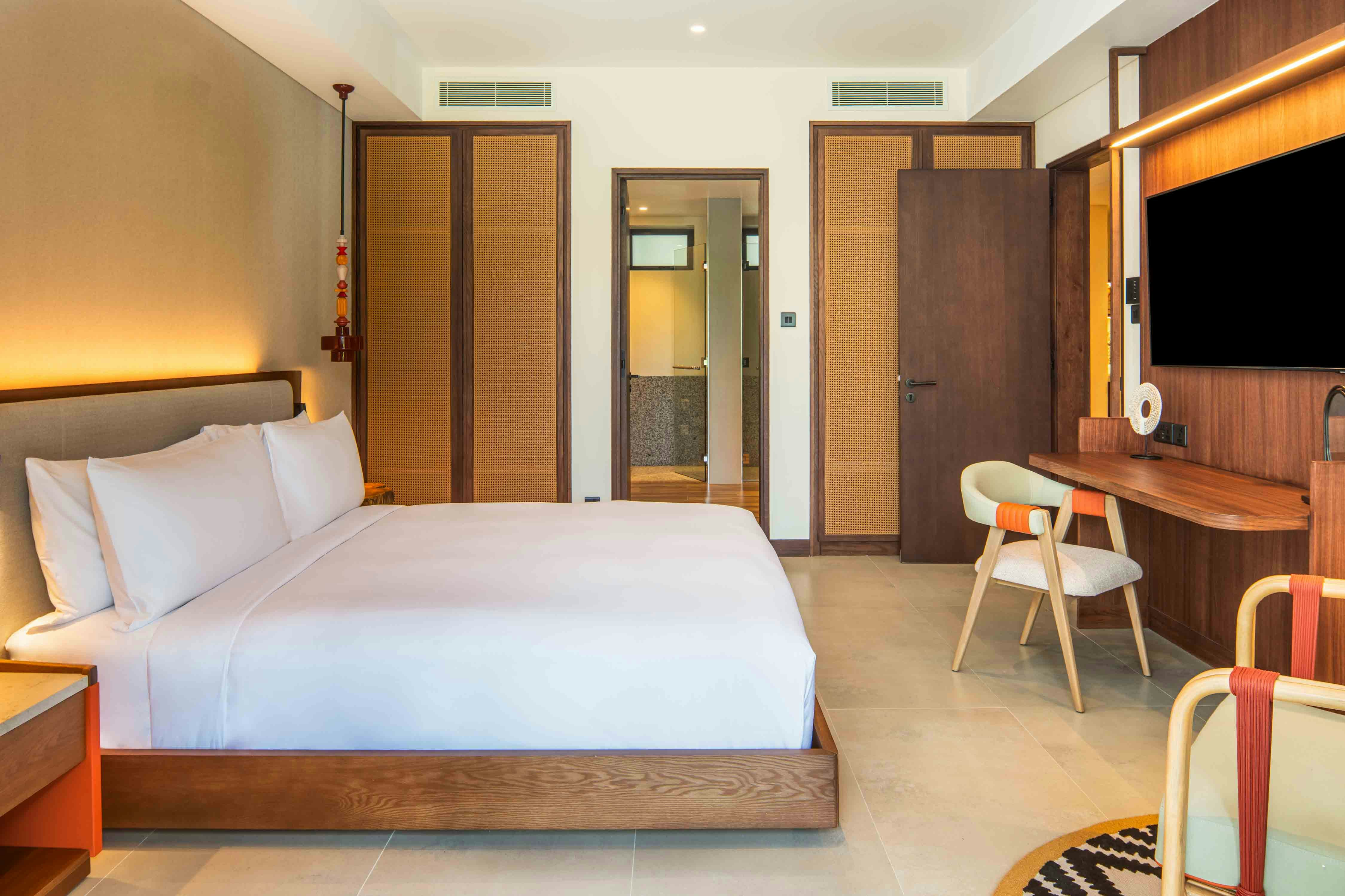 1 Bedroom, Apartment, King Bed, with Pool