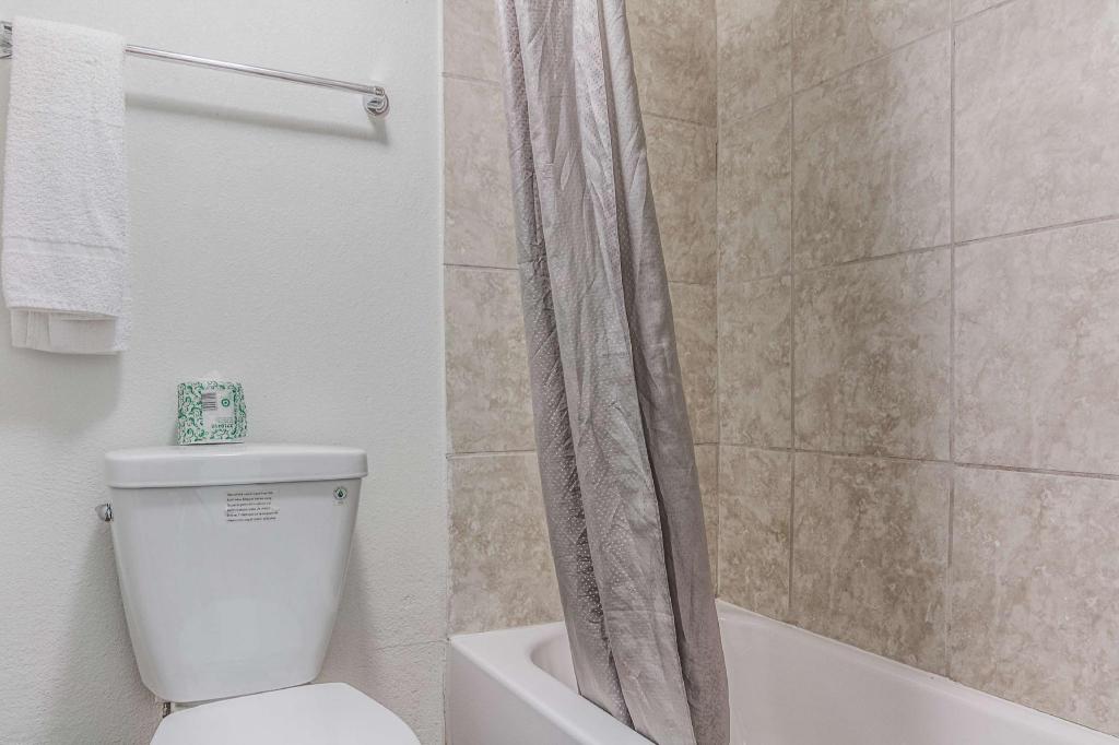2 Full Beds Non-smoking، Motel6 Texarkana, AR 5/8
