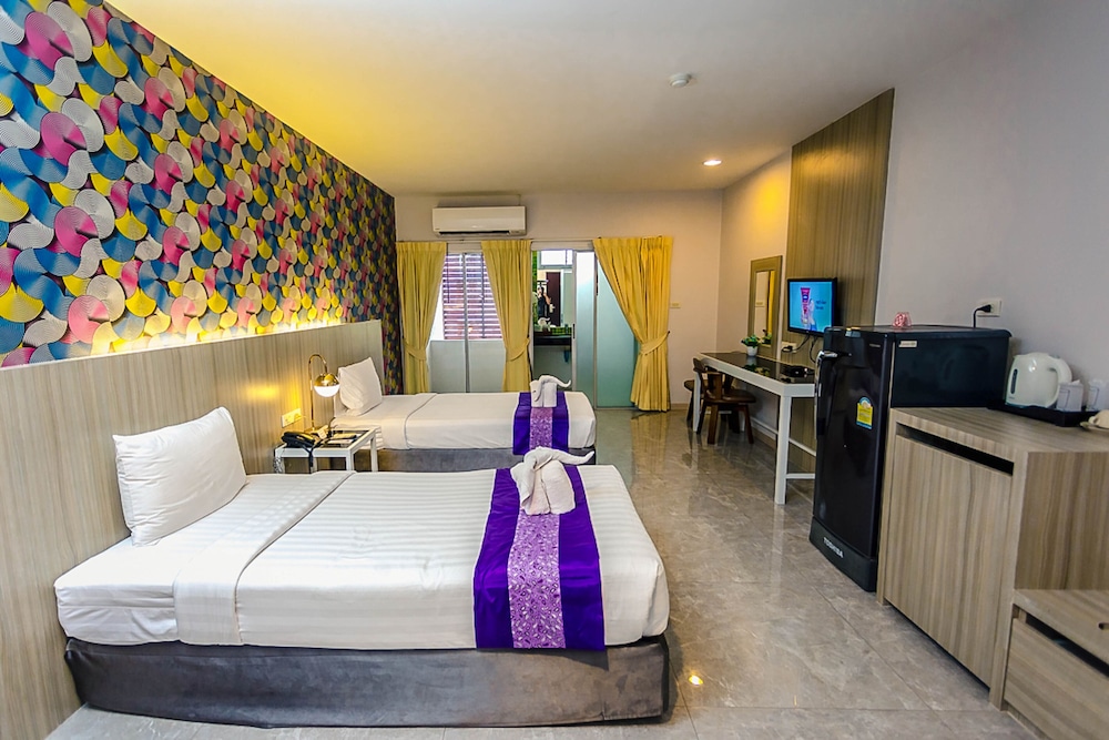 Embryo Hotel 22/76