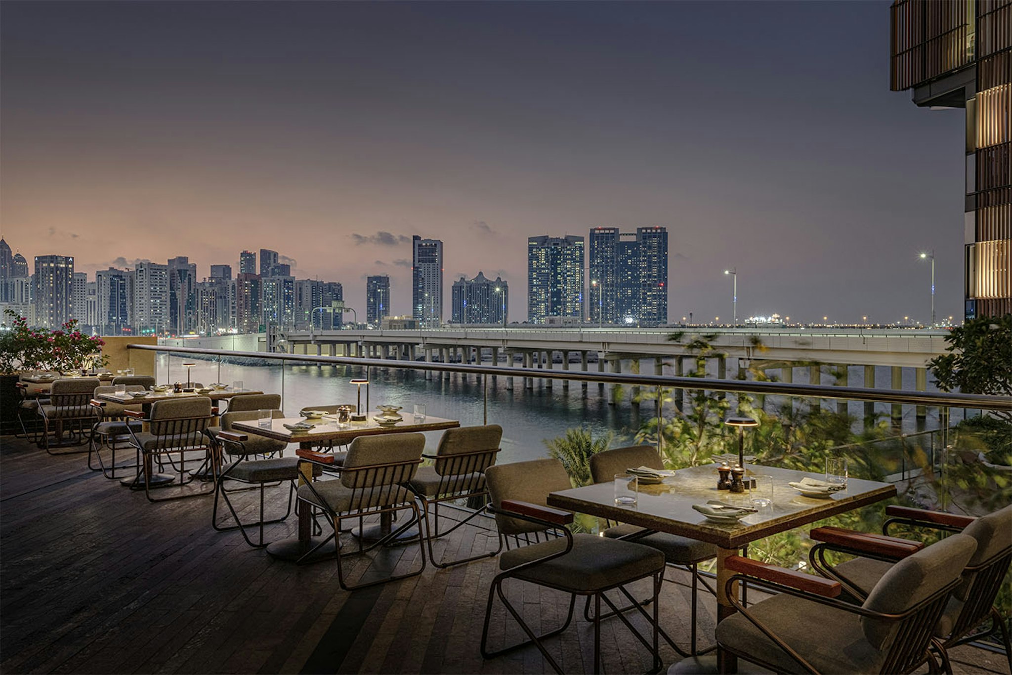 Four Seasons Hotel Abu Dhabi at Al Maryah Island 33/36