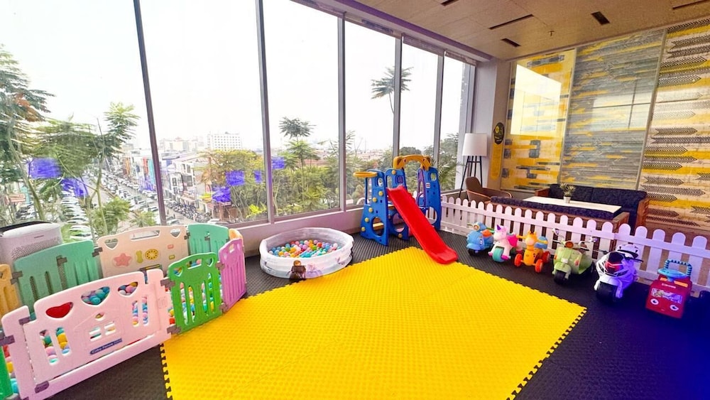 Yello Hotel Paskal Bandung 35/41