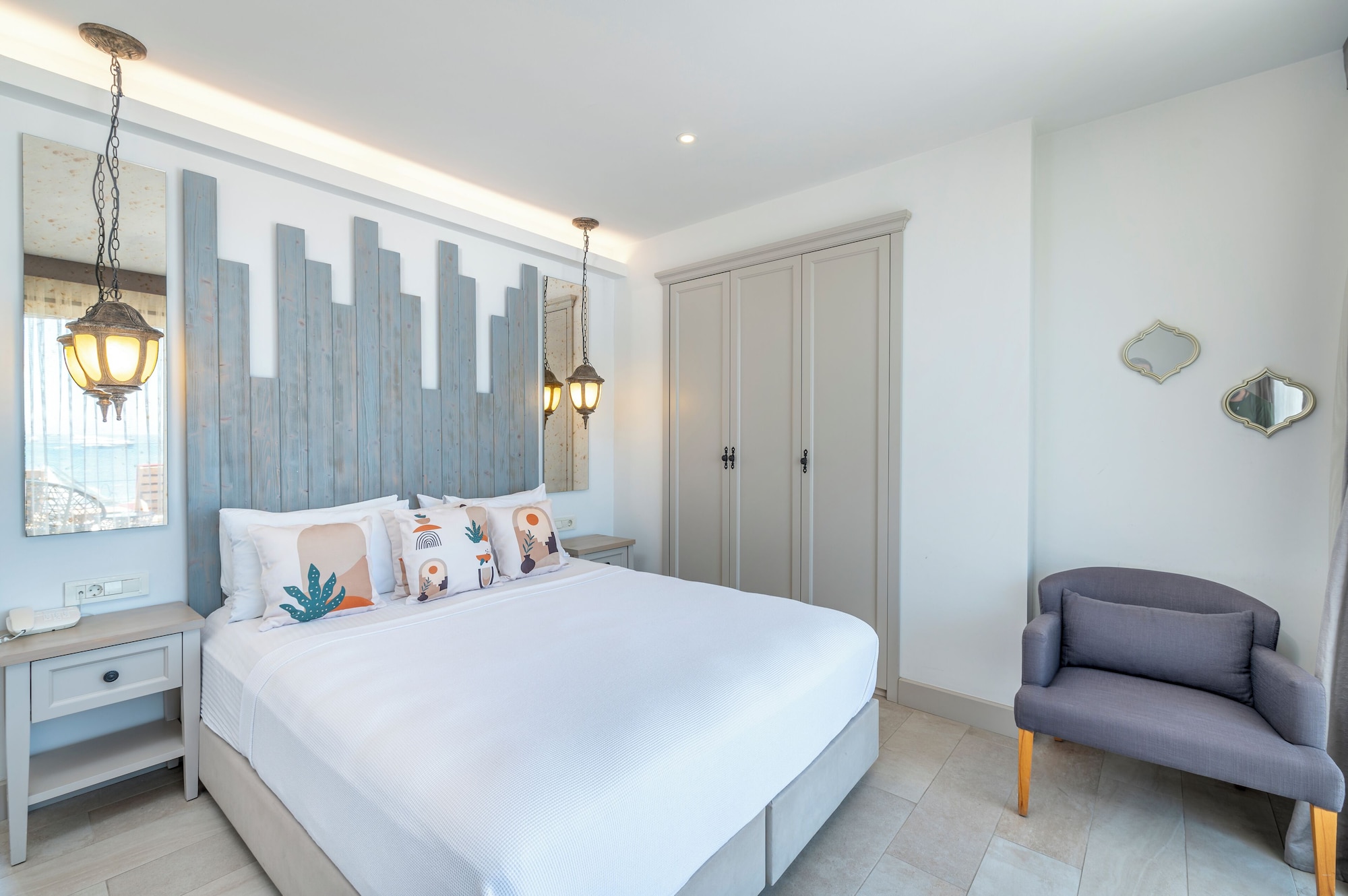 Honeymoon, Sea View
