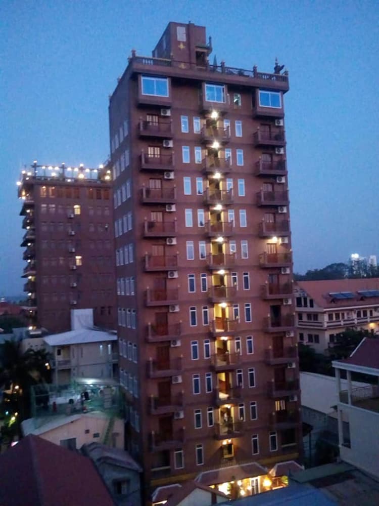 Okay Palace Hotel 2/50
