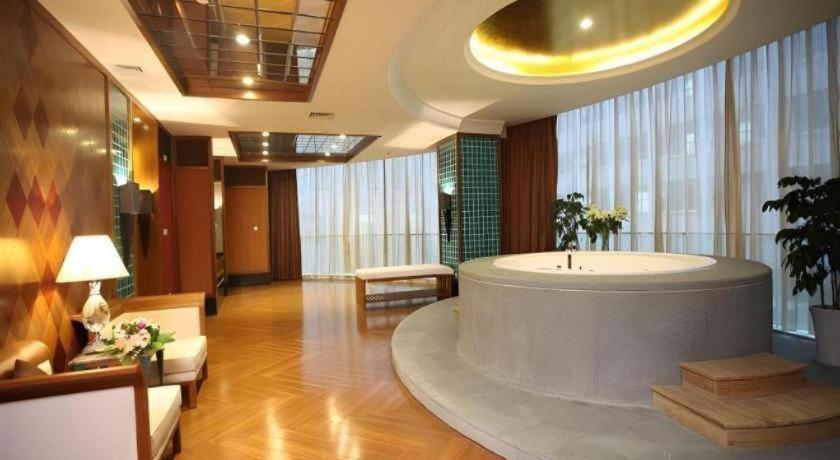 Jian Guo Hotel Yun Cheng 20/50