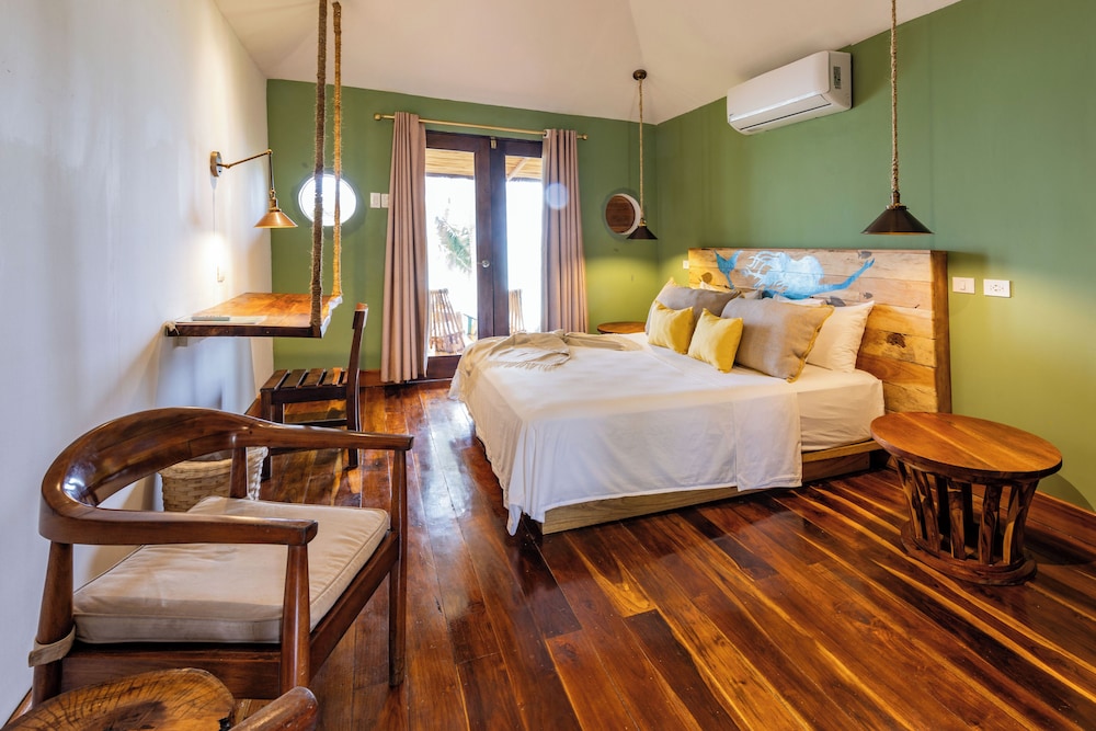 Yemaya Reefs, a Small Luxury Hotel 21/64