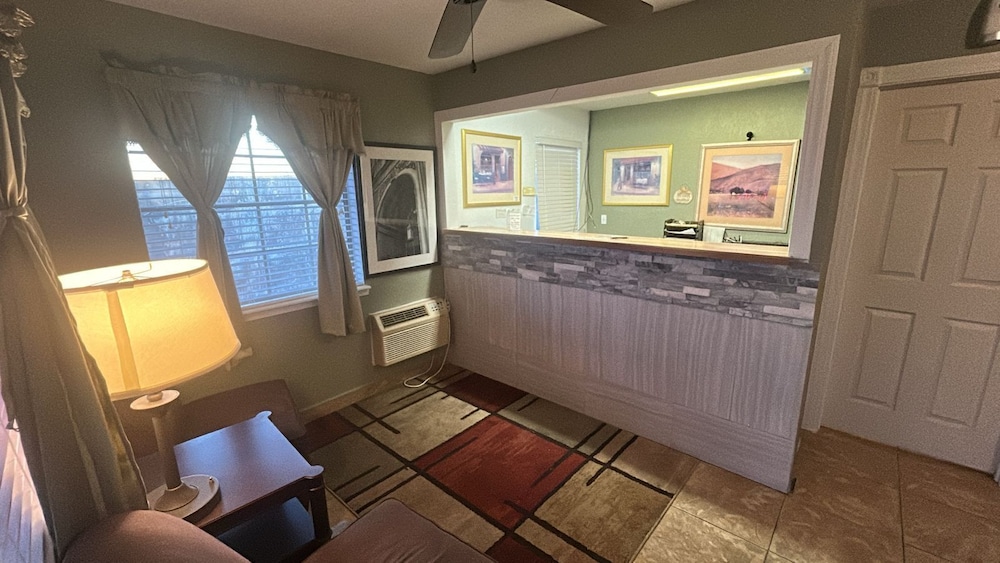 HiWay Inn Express Elk City Route 66 25/49