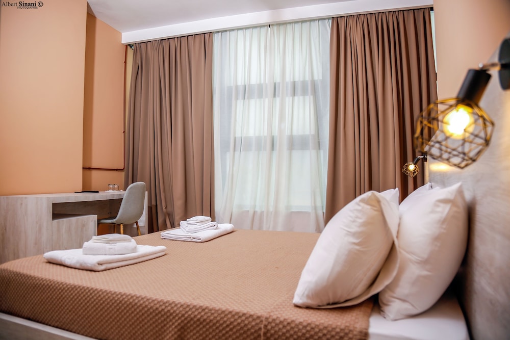 Arc Hotel Tirana 30/50