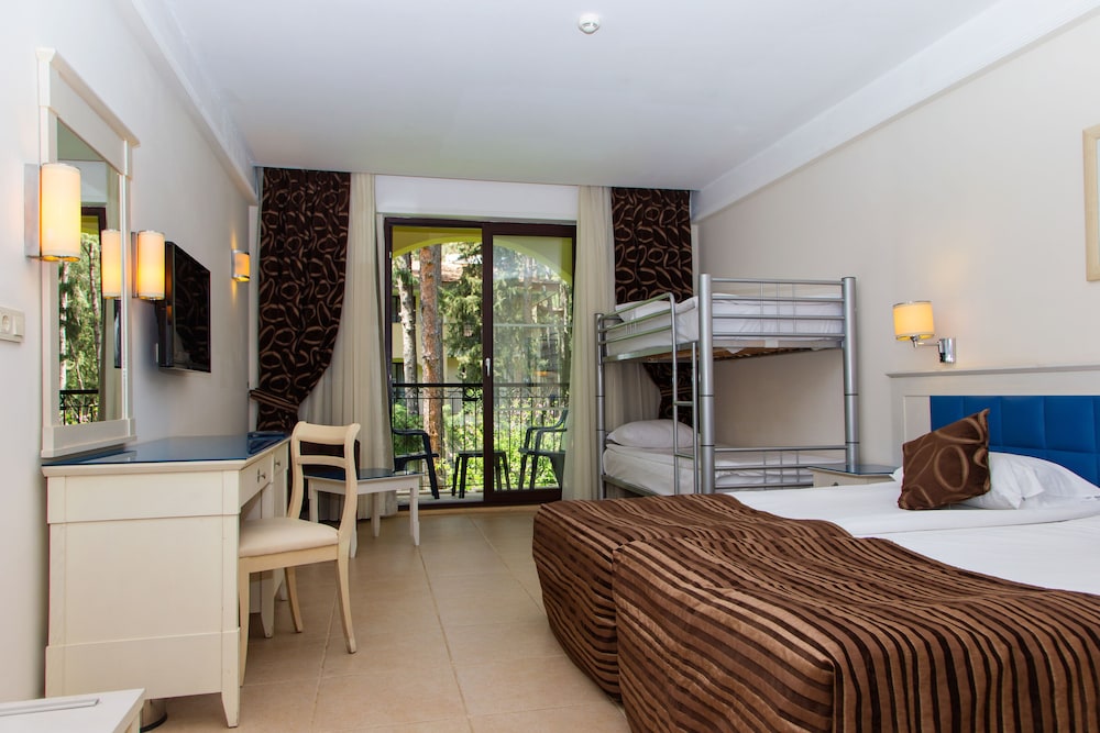 Champion Holiday Village All Inclusive 16/50