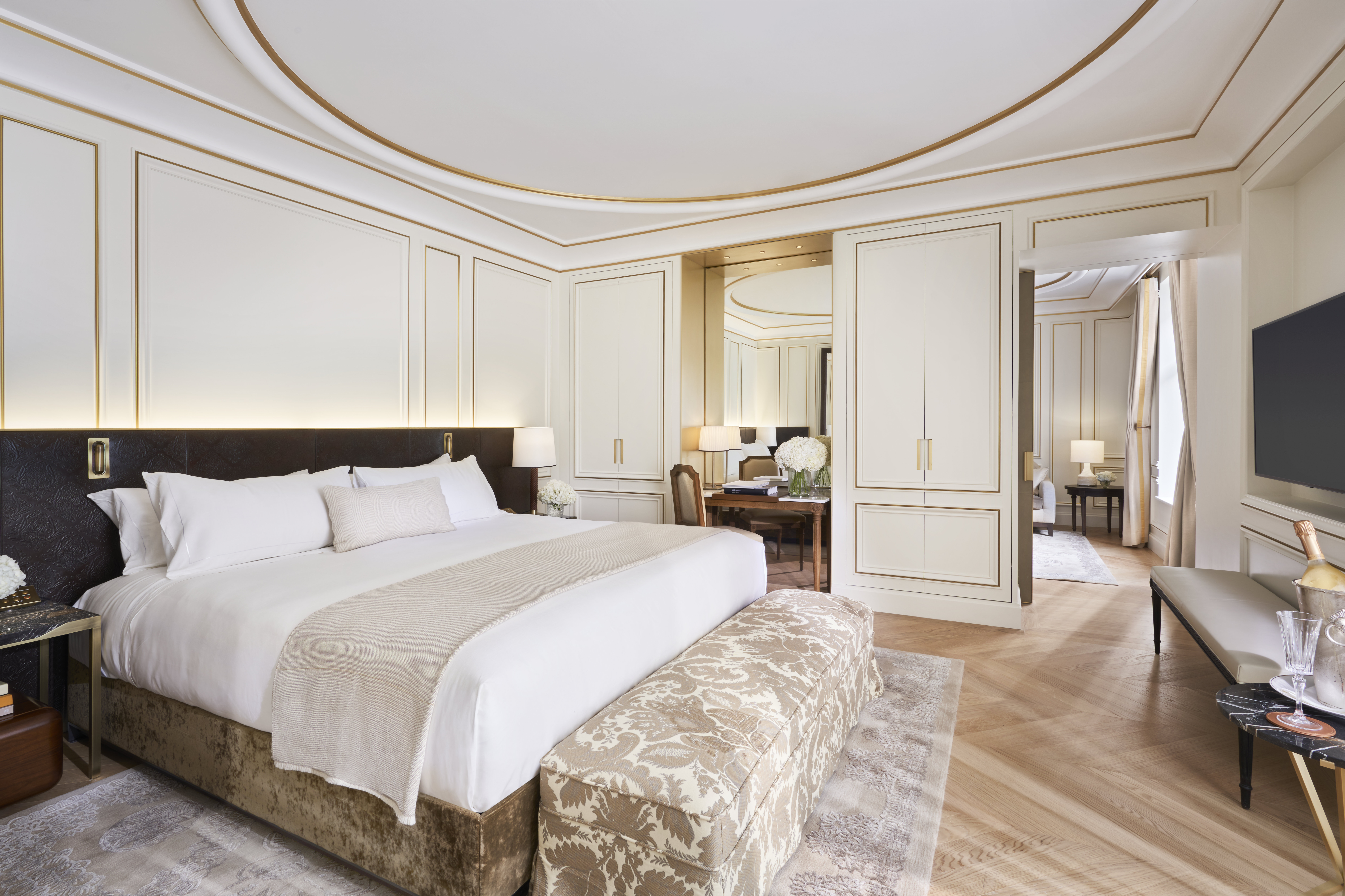 PALM COURT, SUITE