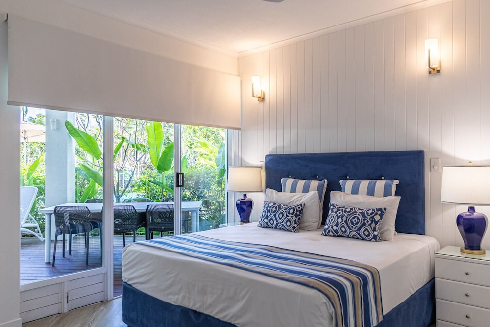 2 Bedrooms, Deluxe, Apartment, King and Twin Beds, Partial Ocean View, Pool Access