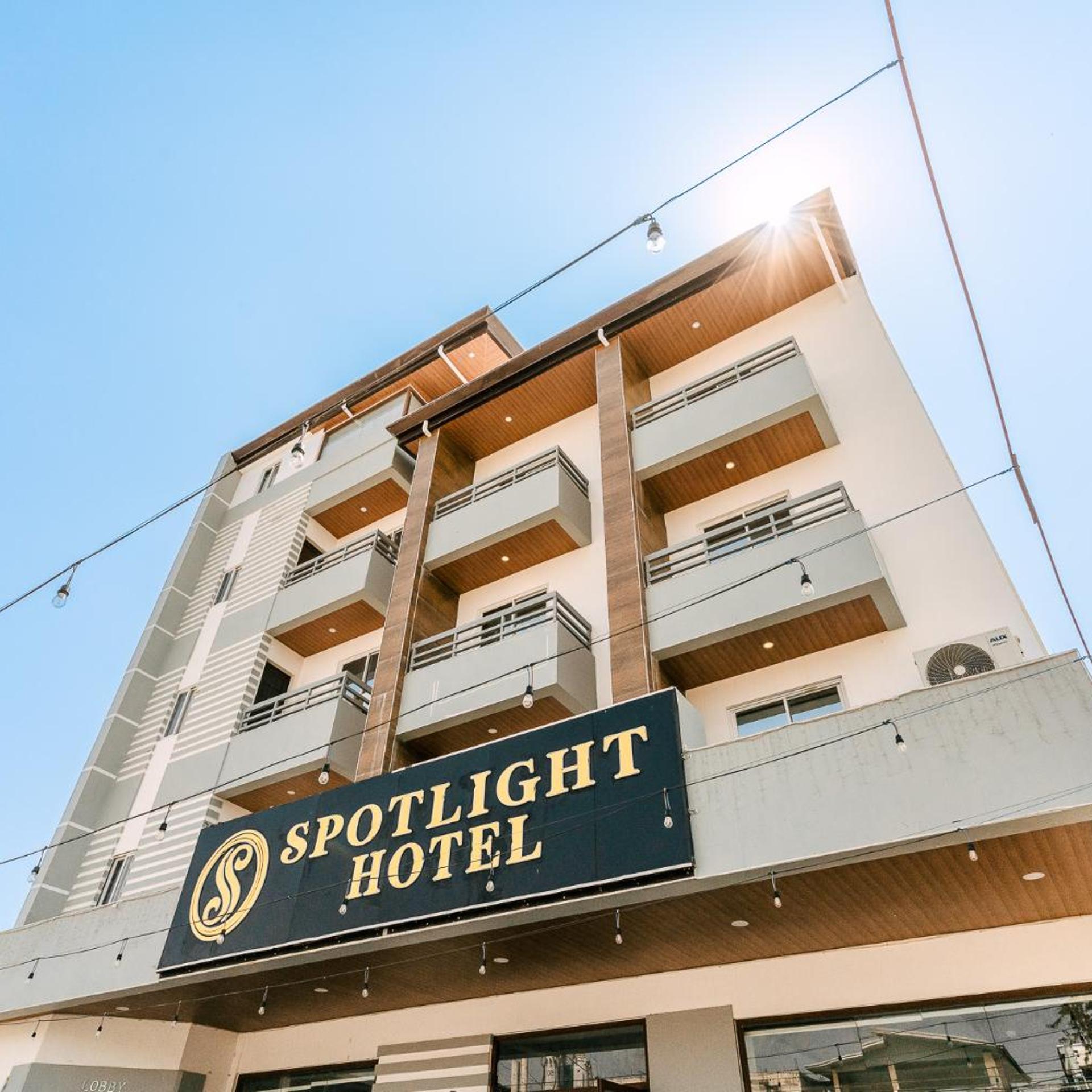 Spotlight Hotel near Hundred Islands Wharf 1/44