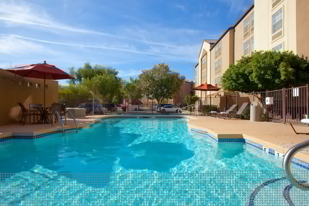 Holiday Inn Express Hotel And Suites Phoenix Airport 1/56