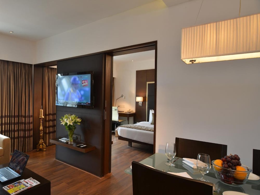 Majestic Court Sarovar Portico 46/46